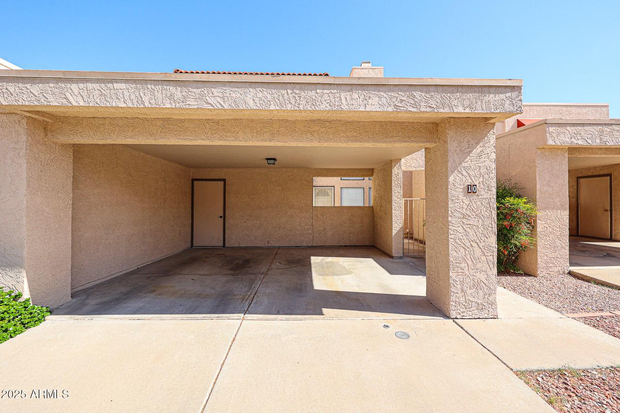 10 E Betty Elyse Ln., Phoenix, AZ 85022