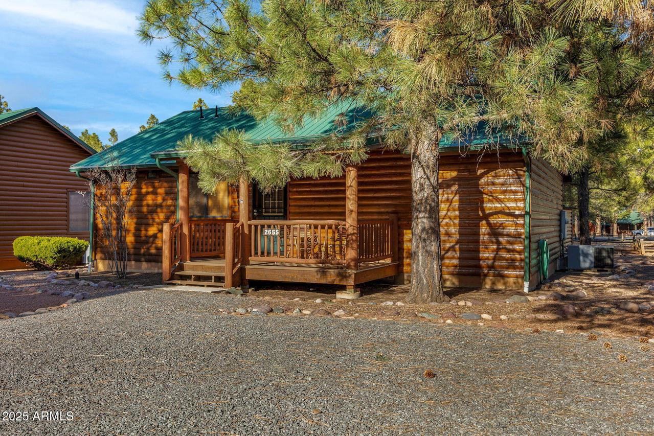 2655 Lodge Loop, Overgaard, AZ 85933