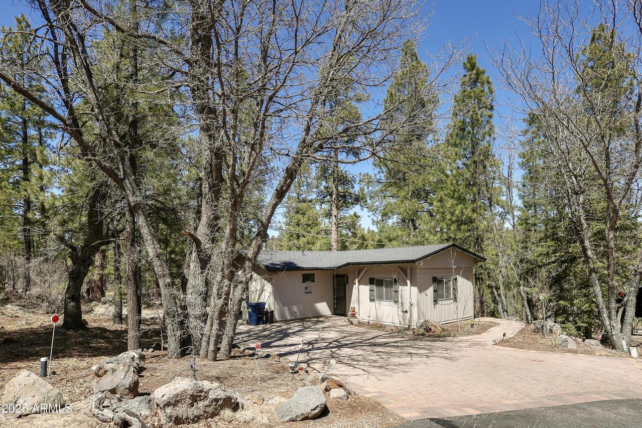 1320 E Caribou Rd., Munds Park, AZ 86017