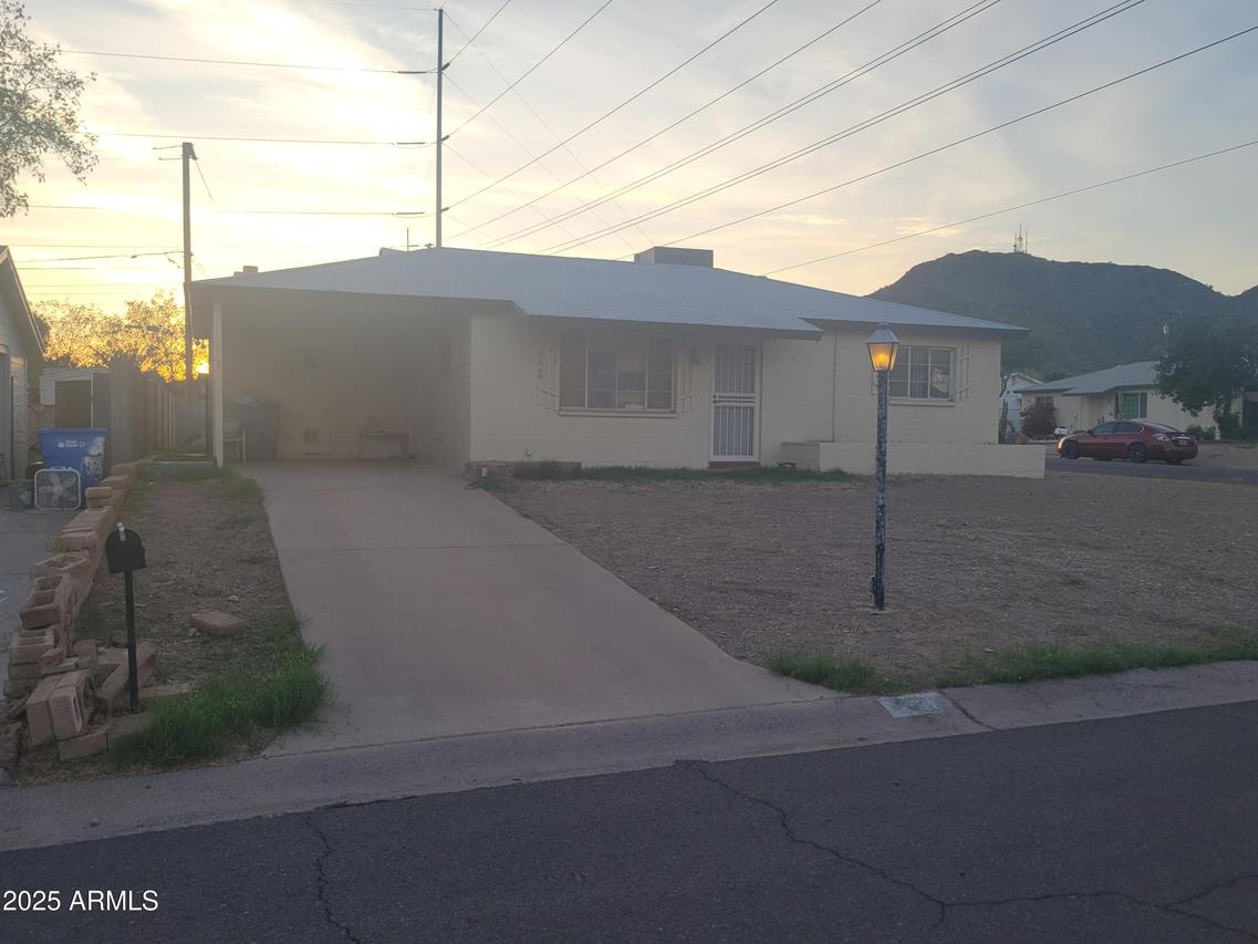 9846 N 10th St., Phoenix, AZ 85020