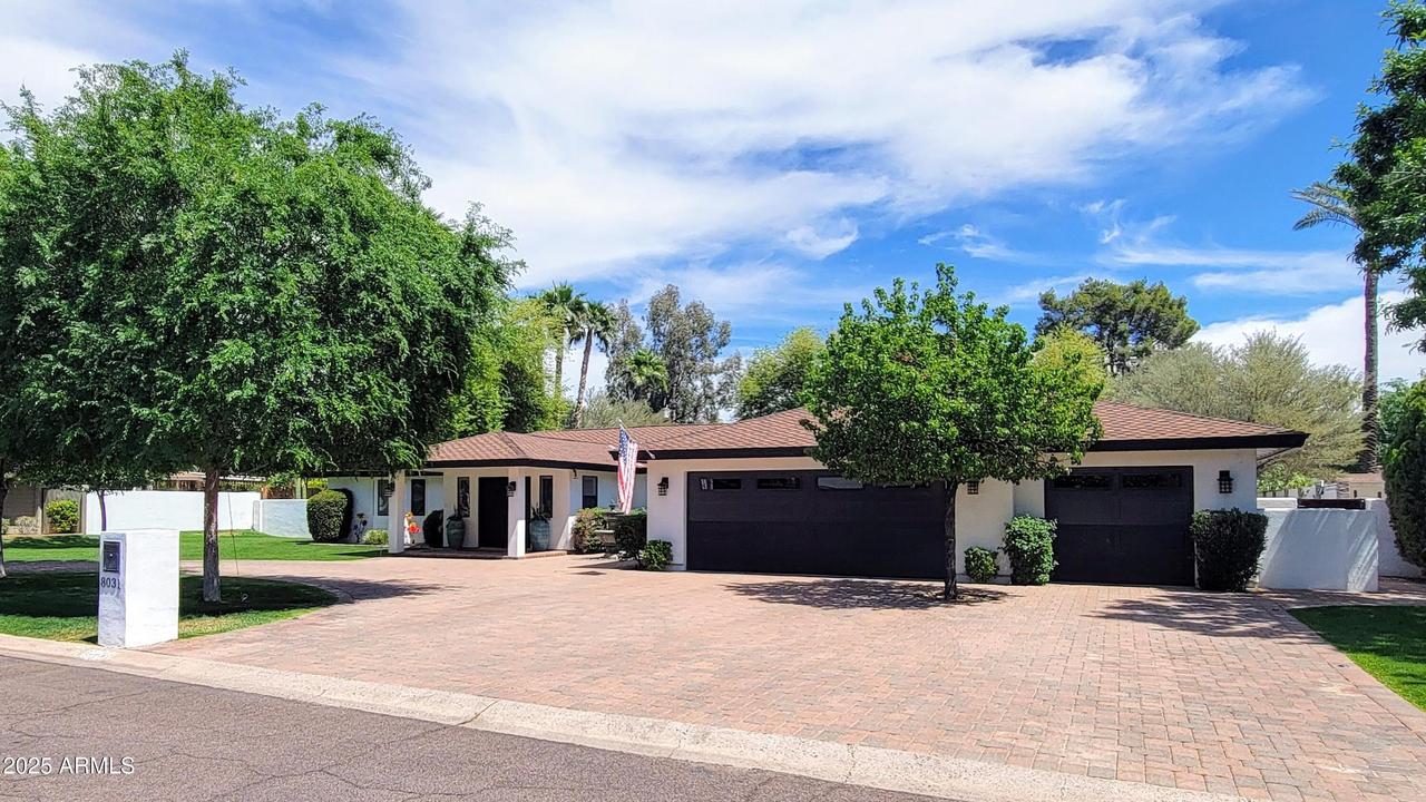 8031 N 12th Ave., Phoenix, AZ 85021