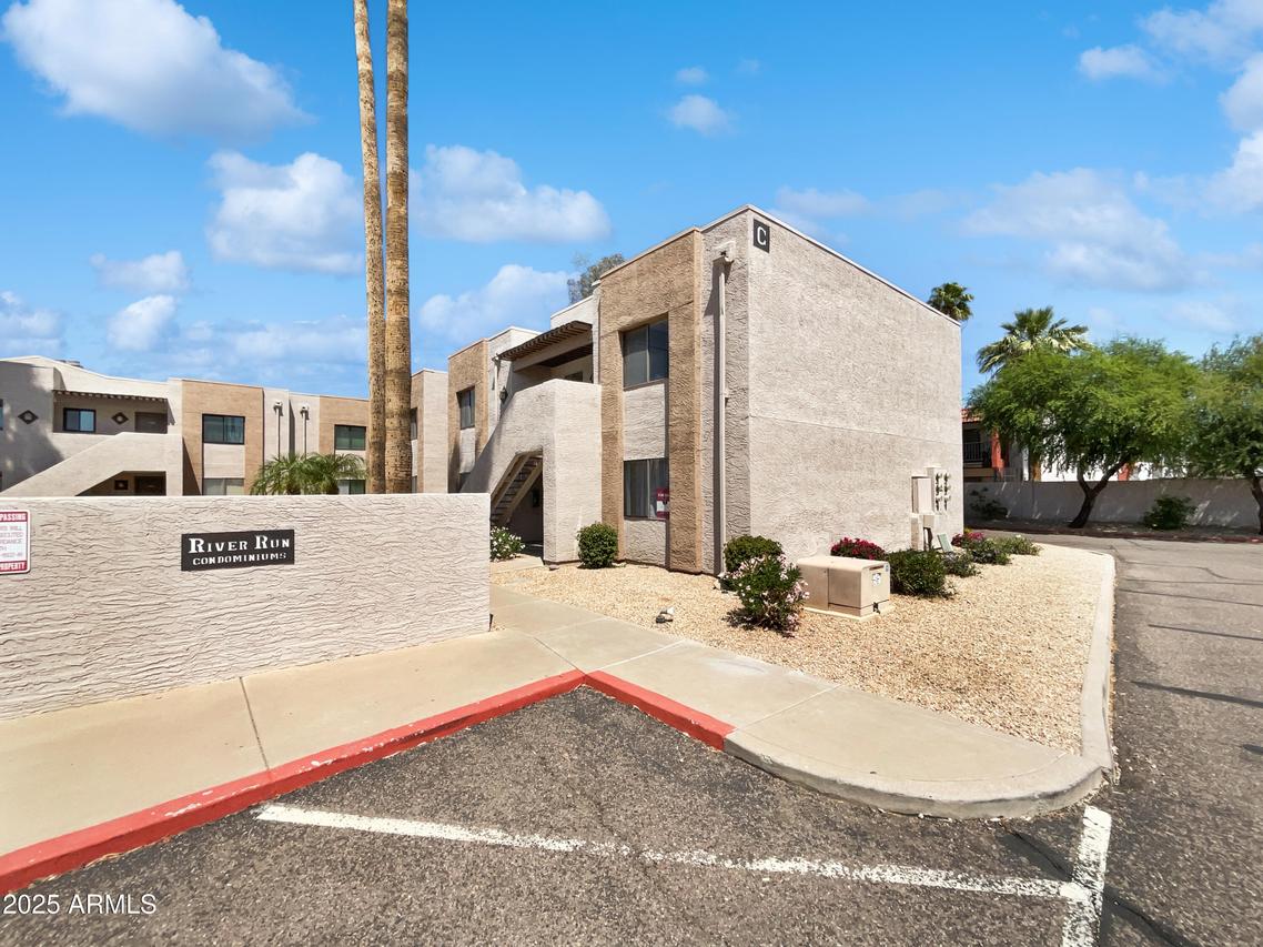 1065 W 1st St. #214, Tempe, AZ 85281