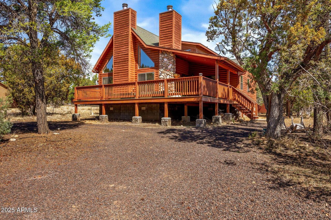 2212 Two Bit St., Overgaard, AZ 85933