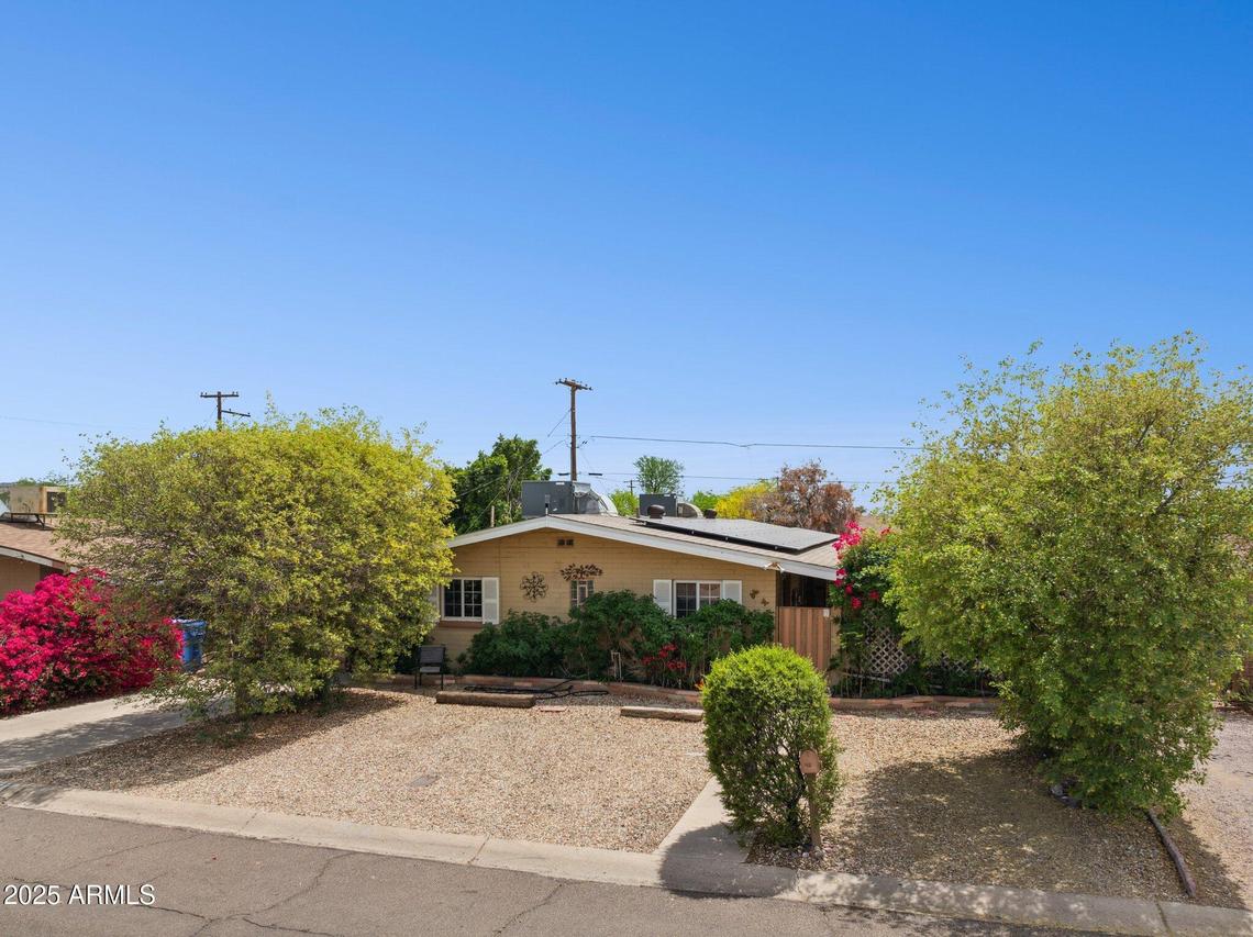 911 E Alice Ave., Phoenix, AZ 85020