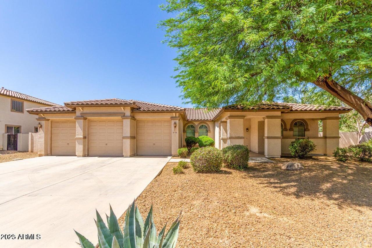 5216 W Siesta Way, Laveen, AZ 85339