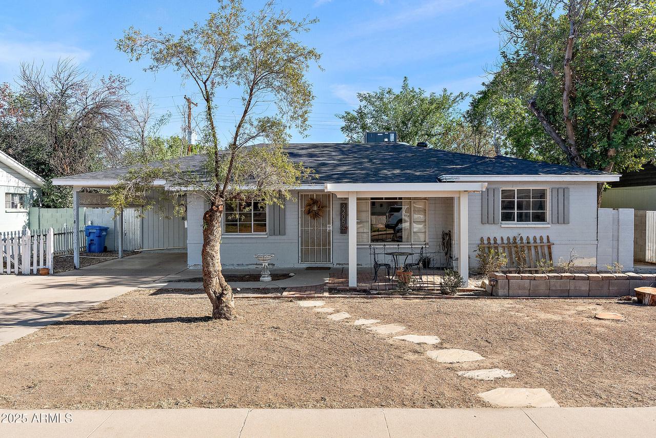 2205 W Gardenia Dr., Phoenix, AZ 85021