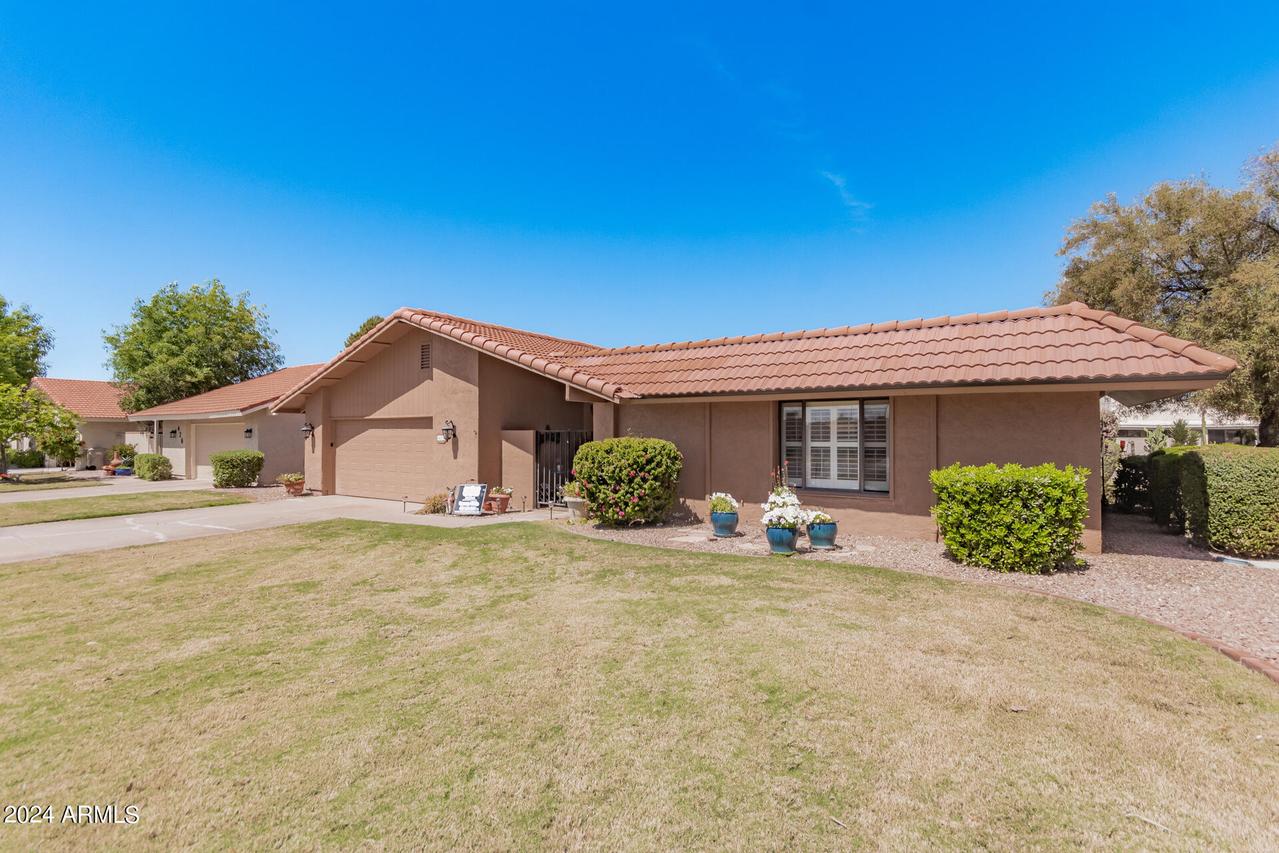 427 Leisure World, Mesa, AZ 85206