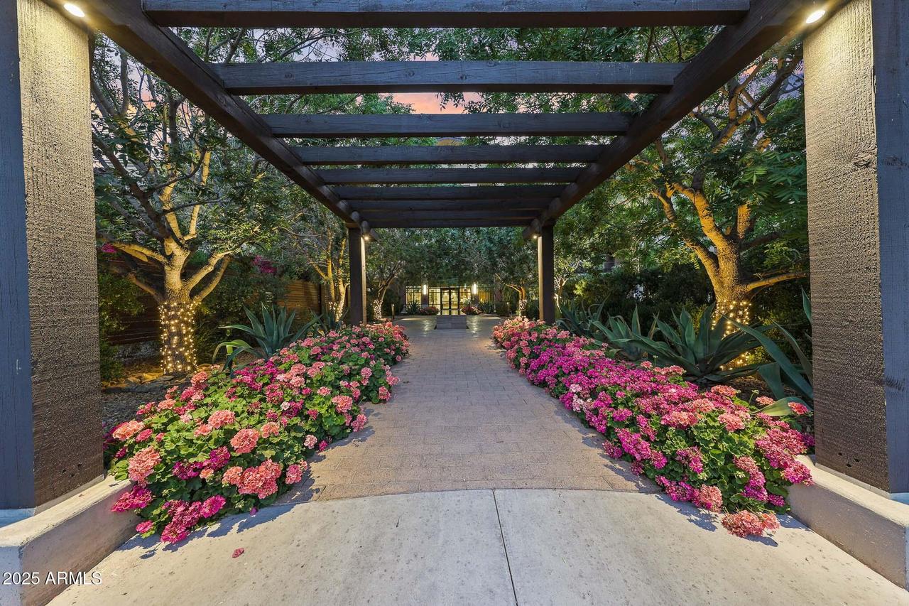 6166 N Scottsdale Rd. #A1004, Paradise Valley, AZ 85253