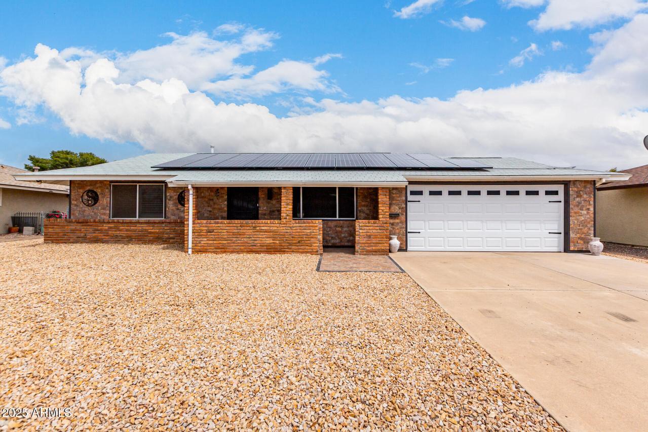 9430 W Arrowhead Dr., Sun City, AZ 85351