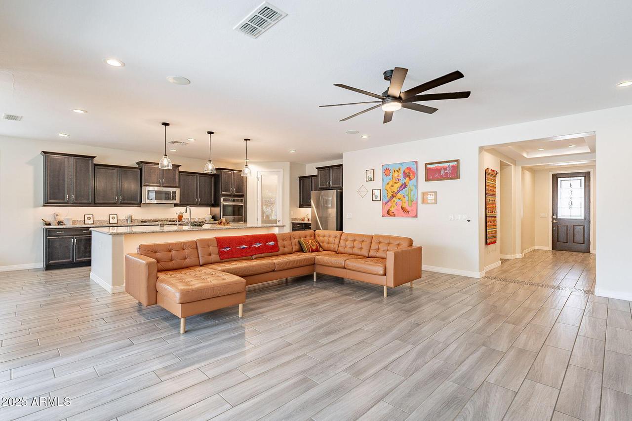 3720 E Narrowleaf Dr., Gilbert, AZ 85298