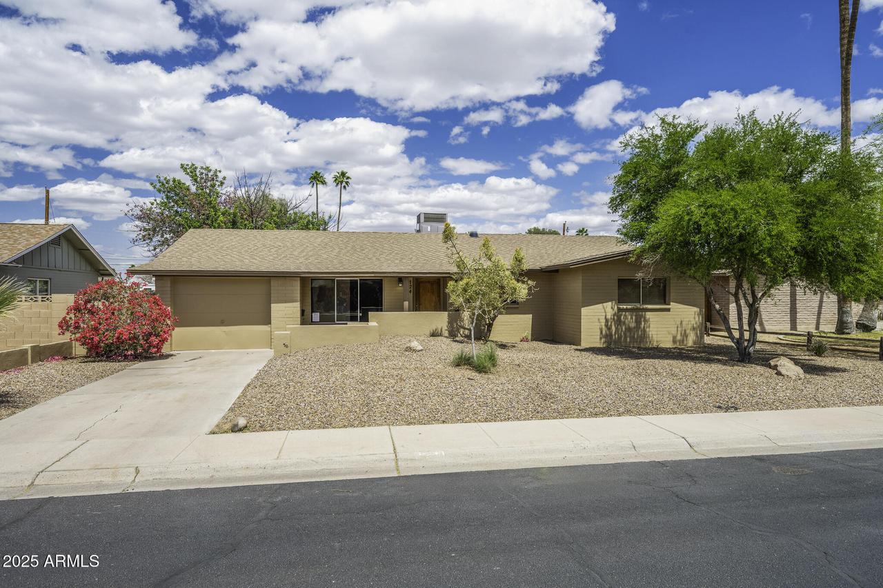 124 E Fremont Dr., Tempe, AZ 85282