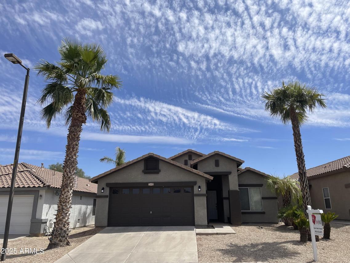 3229 W Five Mile Peak Dr., San Tan Valley, AZ 85144