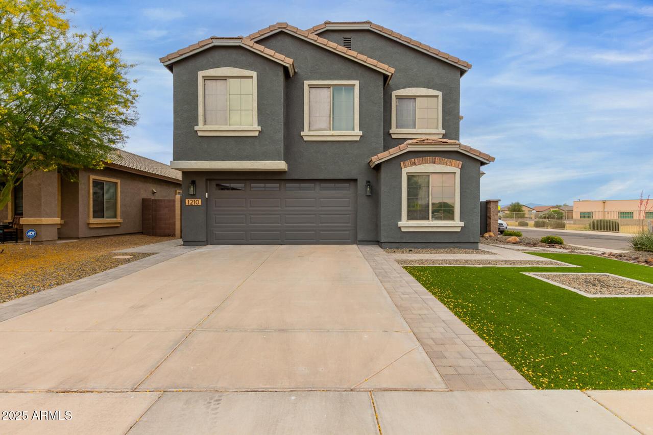 1210 W Agrarian Hills Dr., San Tan Valley, AZ 85143