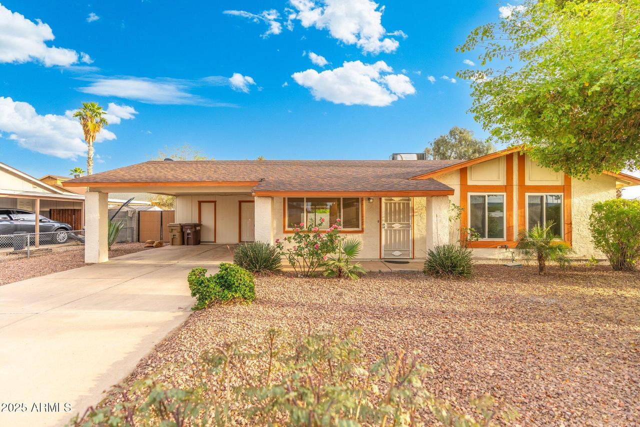 7451 W Mission Ln., Peoria, AZ 85345
