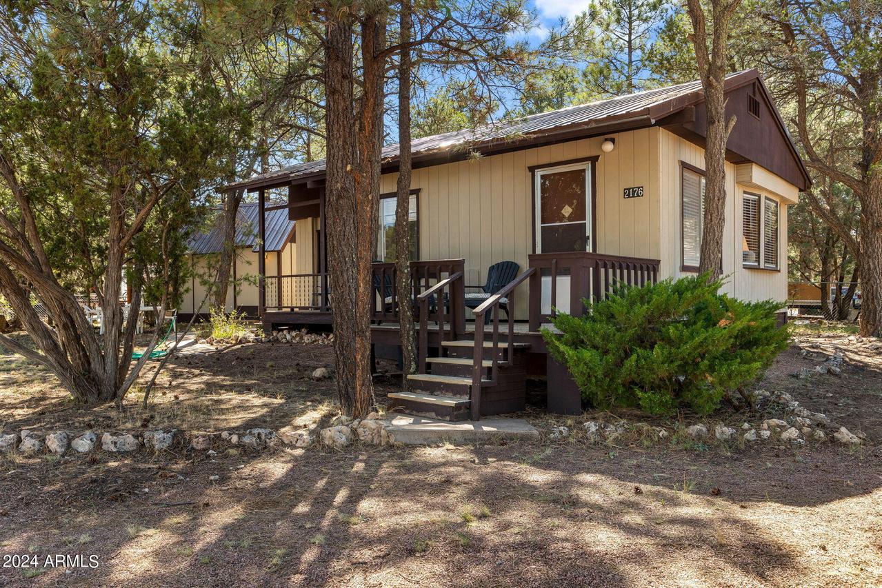 2176 Tenderfoot Tr., Overgaard, AZ 85933