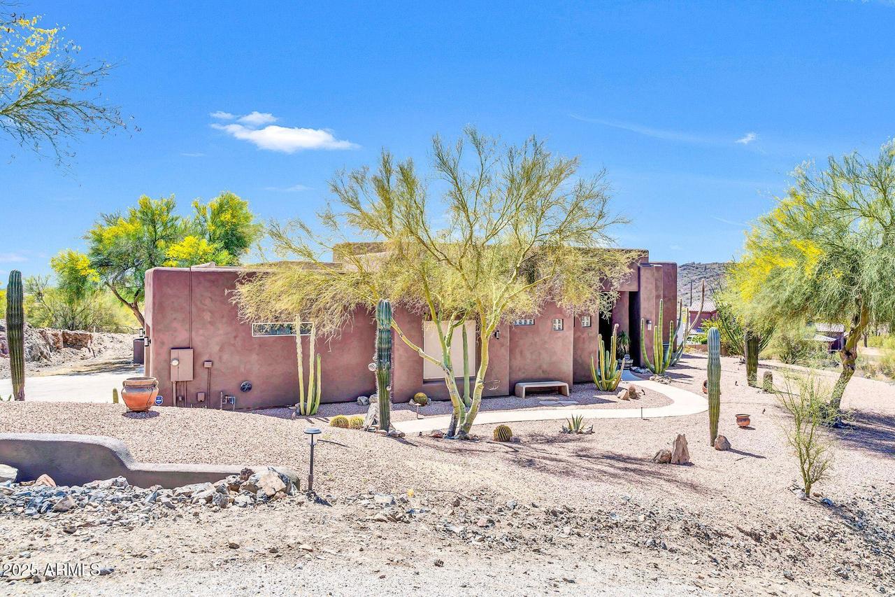 3335 W Carriage Dr., Phoenix, AZ 85086
