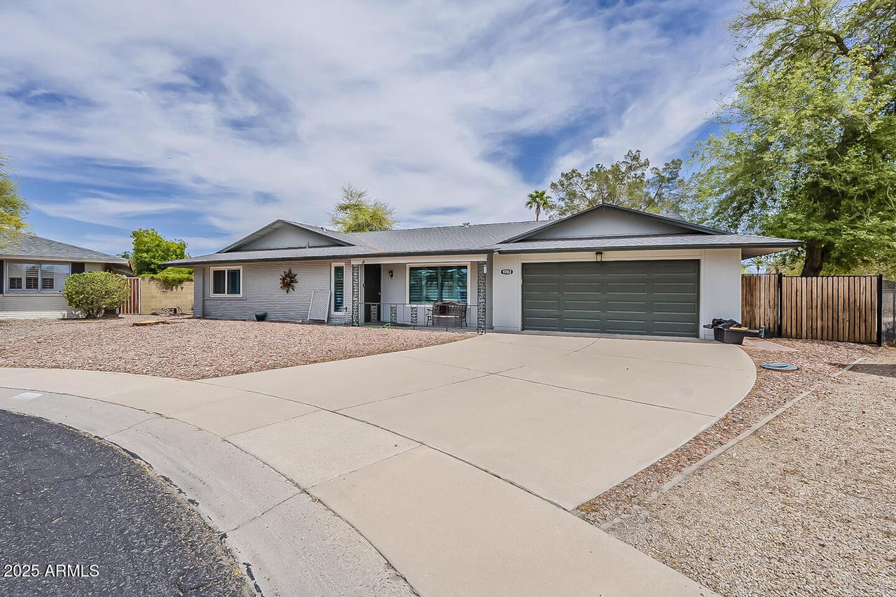 9703 W Hawthorn Ct., Sun City, AZ 85351