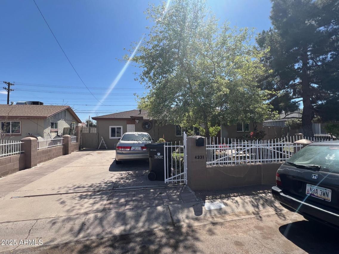 4331 W Crittenden Ln., Phoenix, AZ 85031