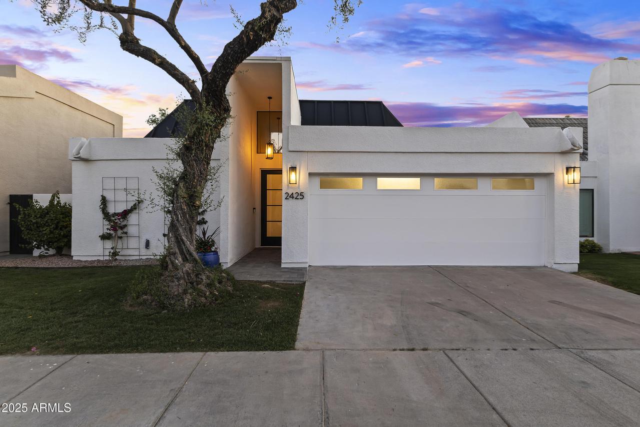 2425 E Oregon Ave., Phoenix, AZ 85016