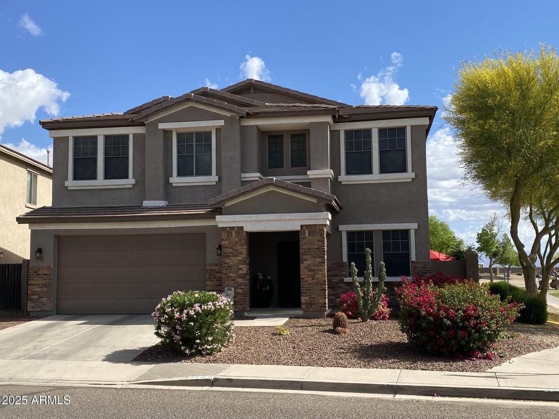 1194 E Coyote Creek Way, San Tan Valley, AZ 85143