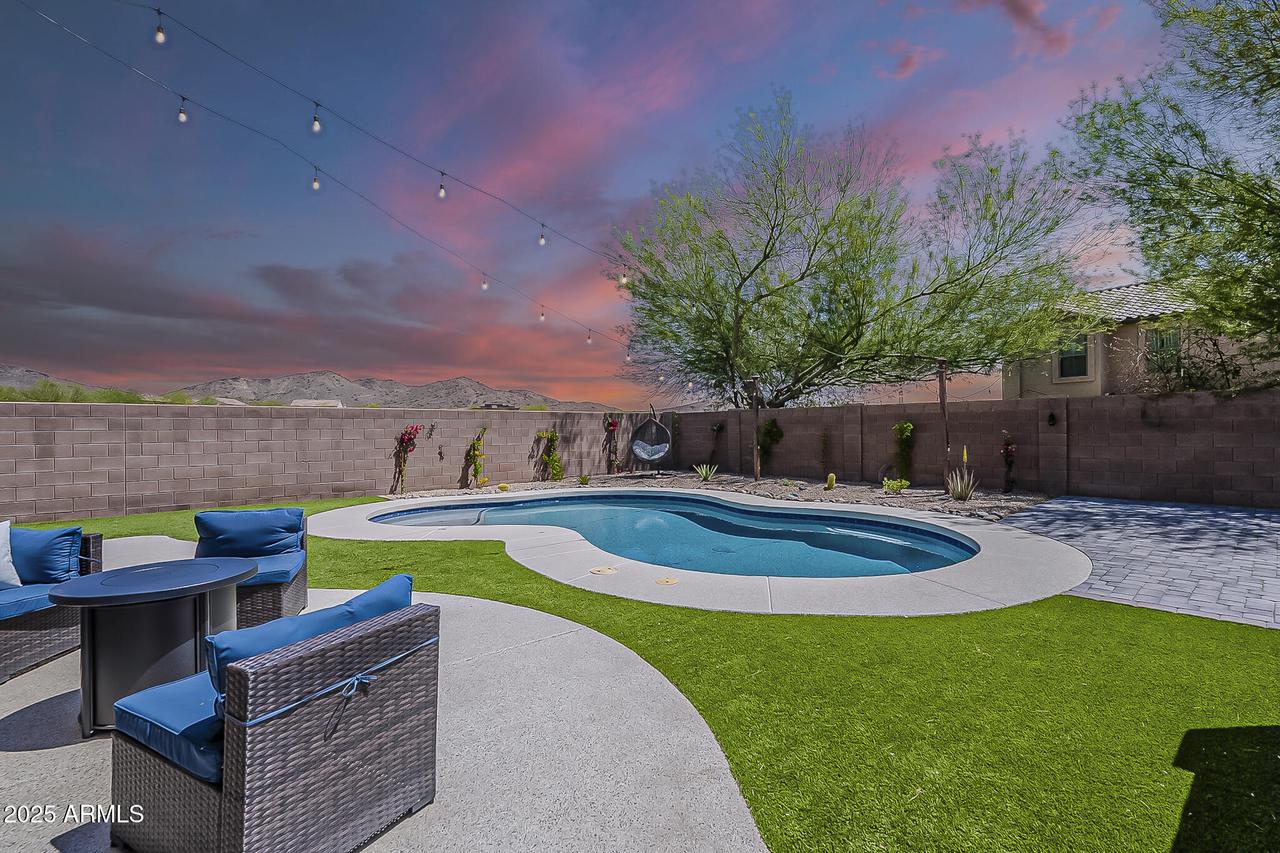 2405 W Cordia Ln., Phoenix, AZ 85085