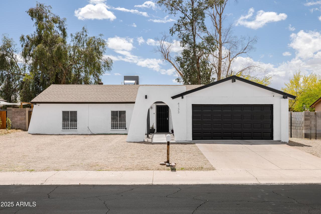 4133 E Pleasant Ln., Phoenix, AZ 85042
