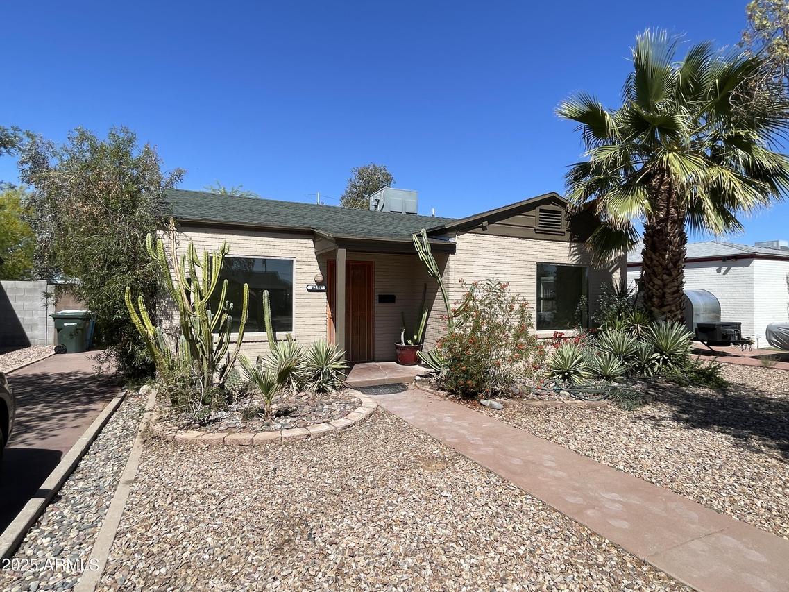 4234 N 2nd Dr., Phoenix, AZ 85013