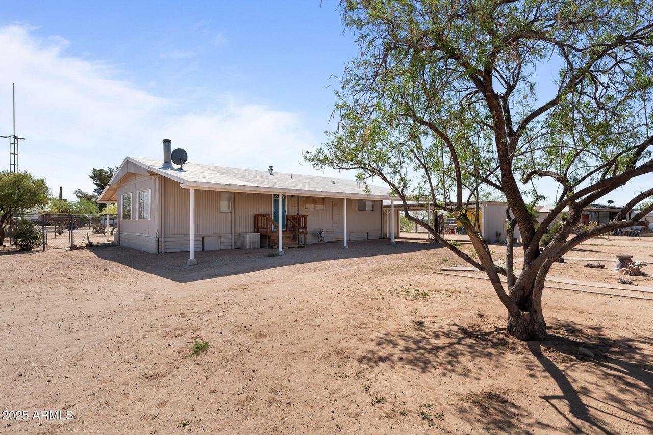 50017 N Eagle View Dr., Aguila, AZ 85320