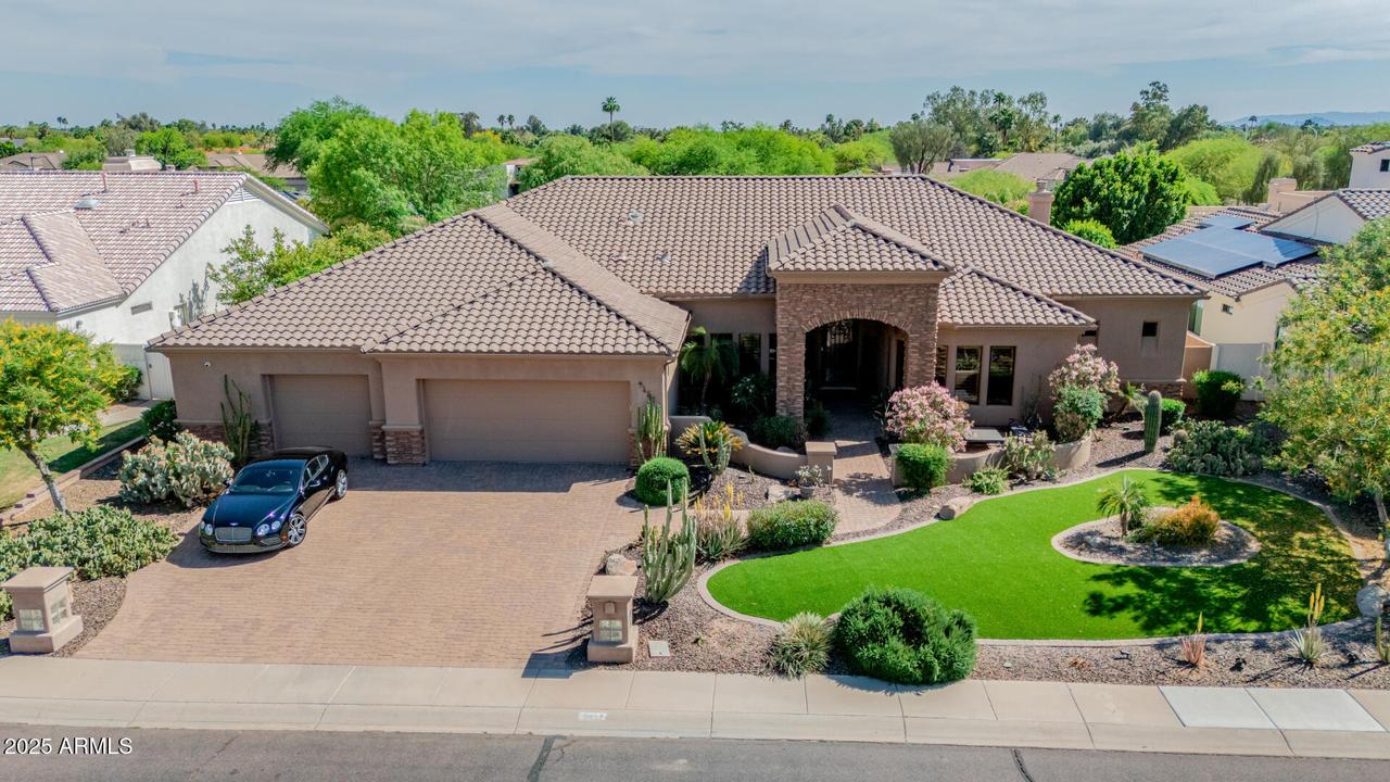 9457 E Bloomfield Rd., Scottsdale, AZ 85260