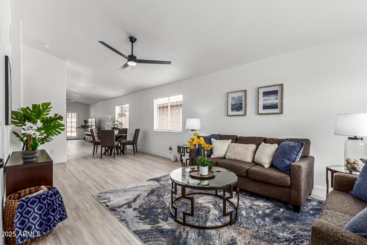 13622 N 73rd Dr., Peoria, AZ 85381