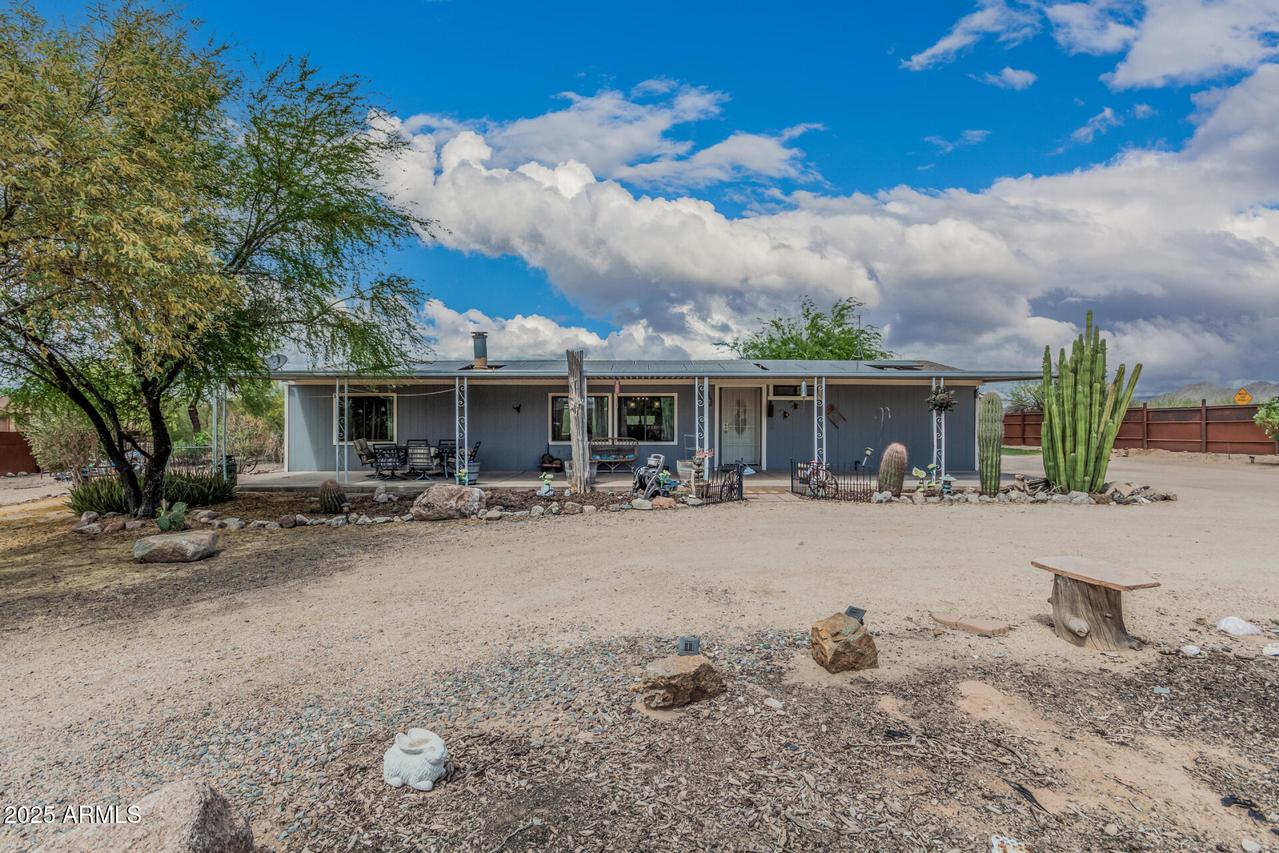 1542 E Galvin St., Phoenix, AZ 85086