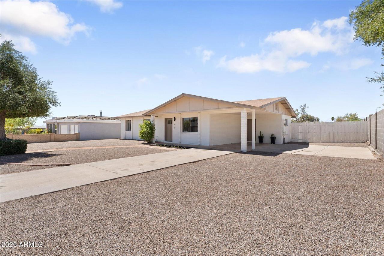 706 N 96th St., Mesa, AZ 85207