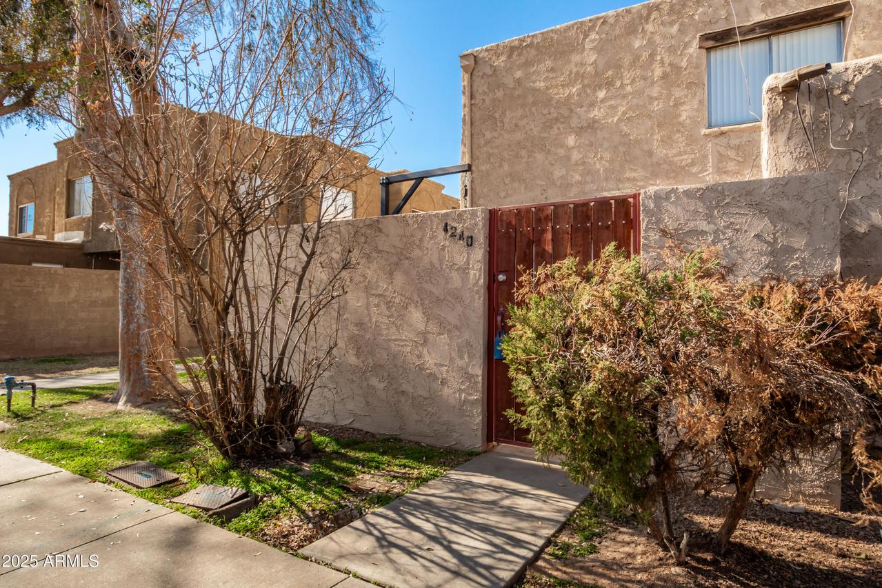 4240 N 67th Ln., Phoenix, AZ 85033