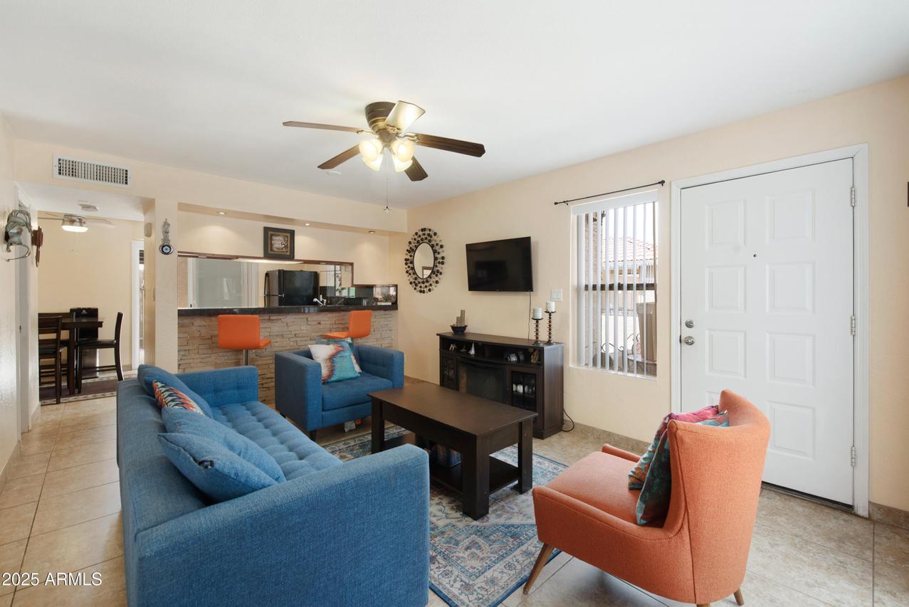 2833 E Tracy Ln. #1, Phoenix, AZ 85032