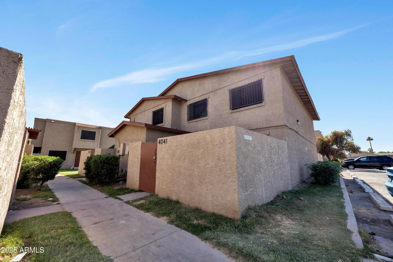 4041 W Reade Ave., Phoenix, AZ 85019