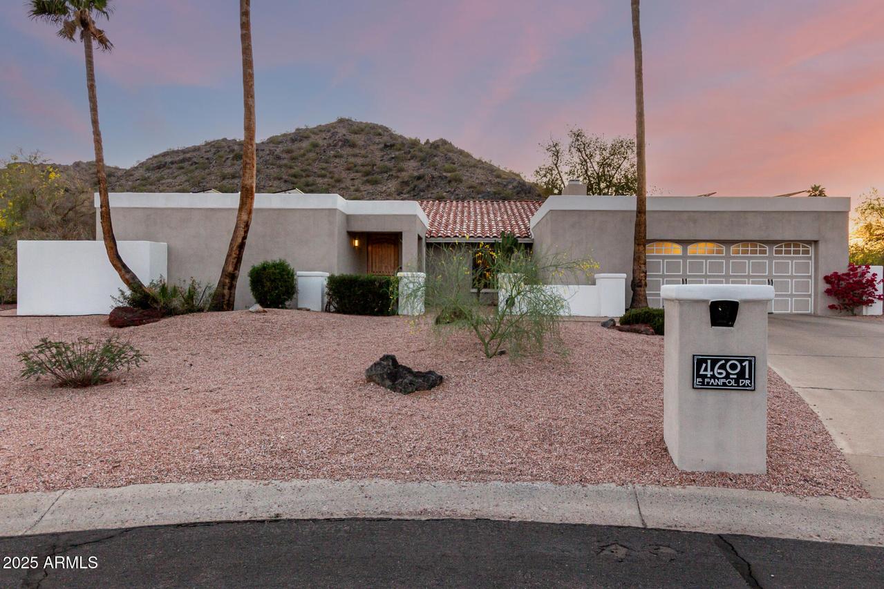 4601 E Fanfol Dr., Phoenix, AZ 85028