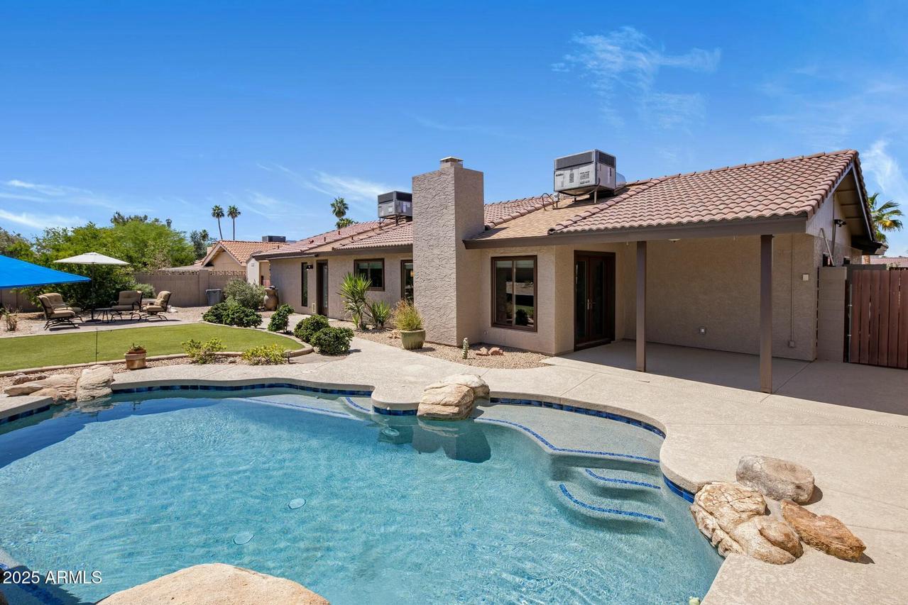 15207 N 6th St., Phoenix, AZ 85022