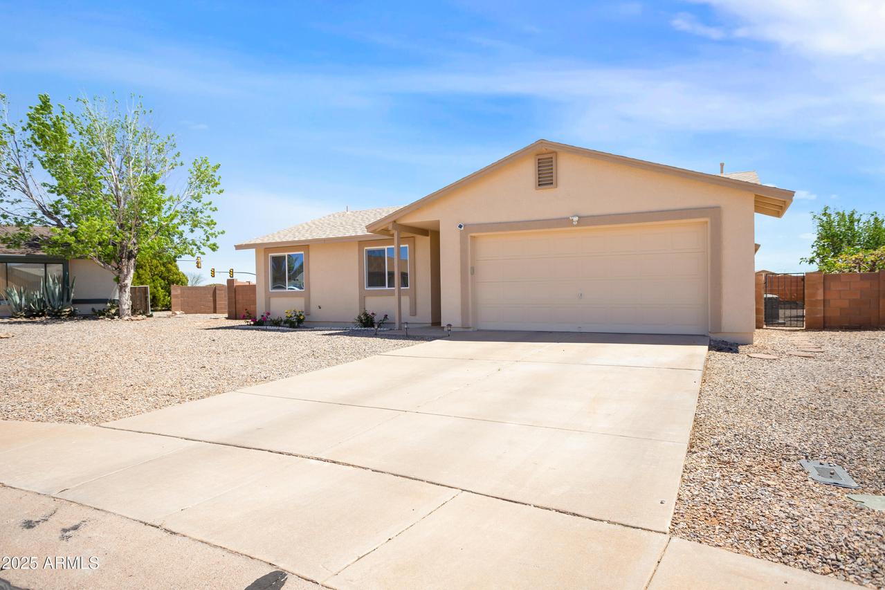 1880 Periwinkle Way, Sierra Vista, AZ 85635