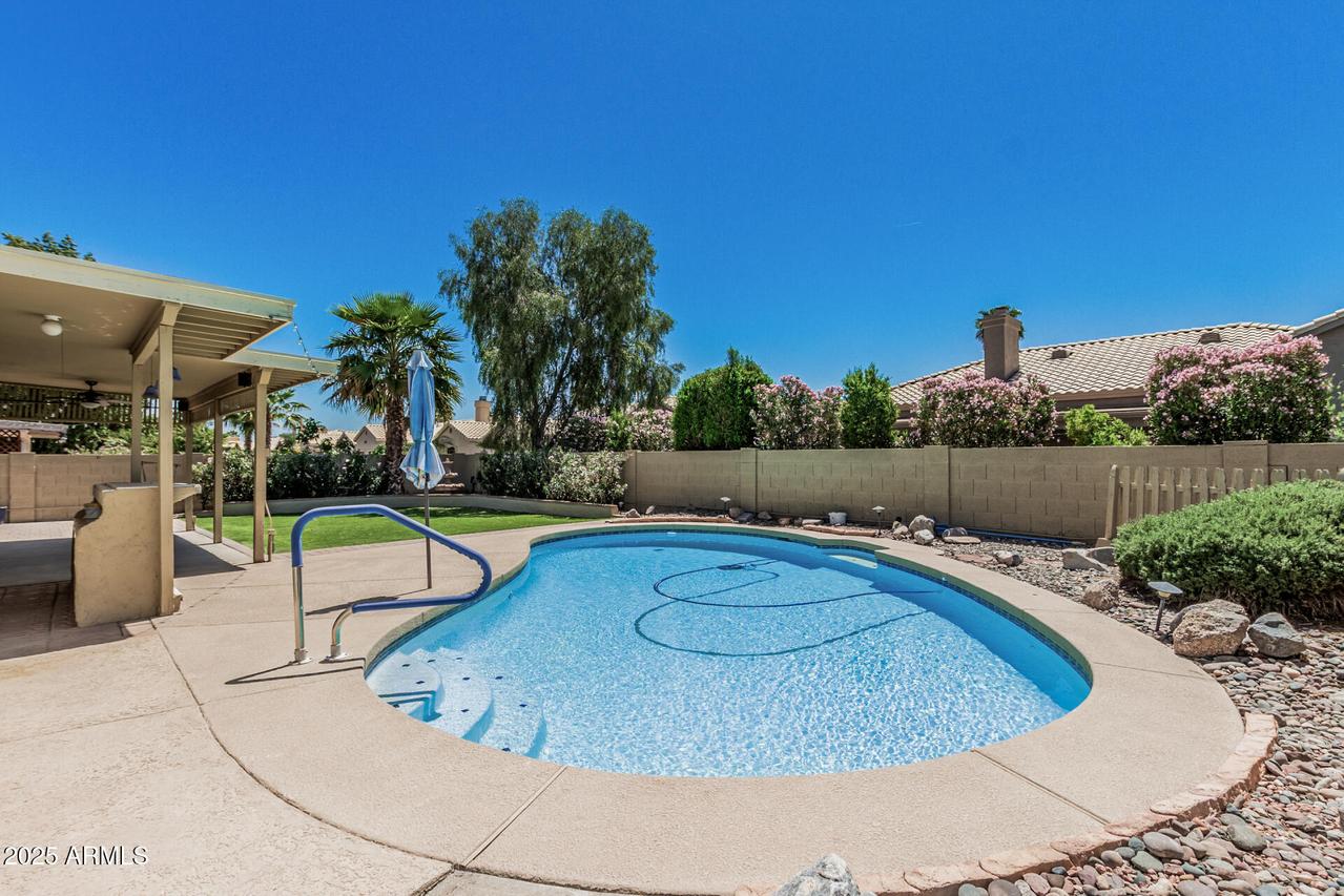 8911 E Sutton Dr., Scottsdale, AZ 85260