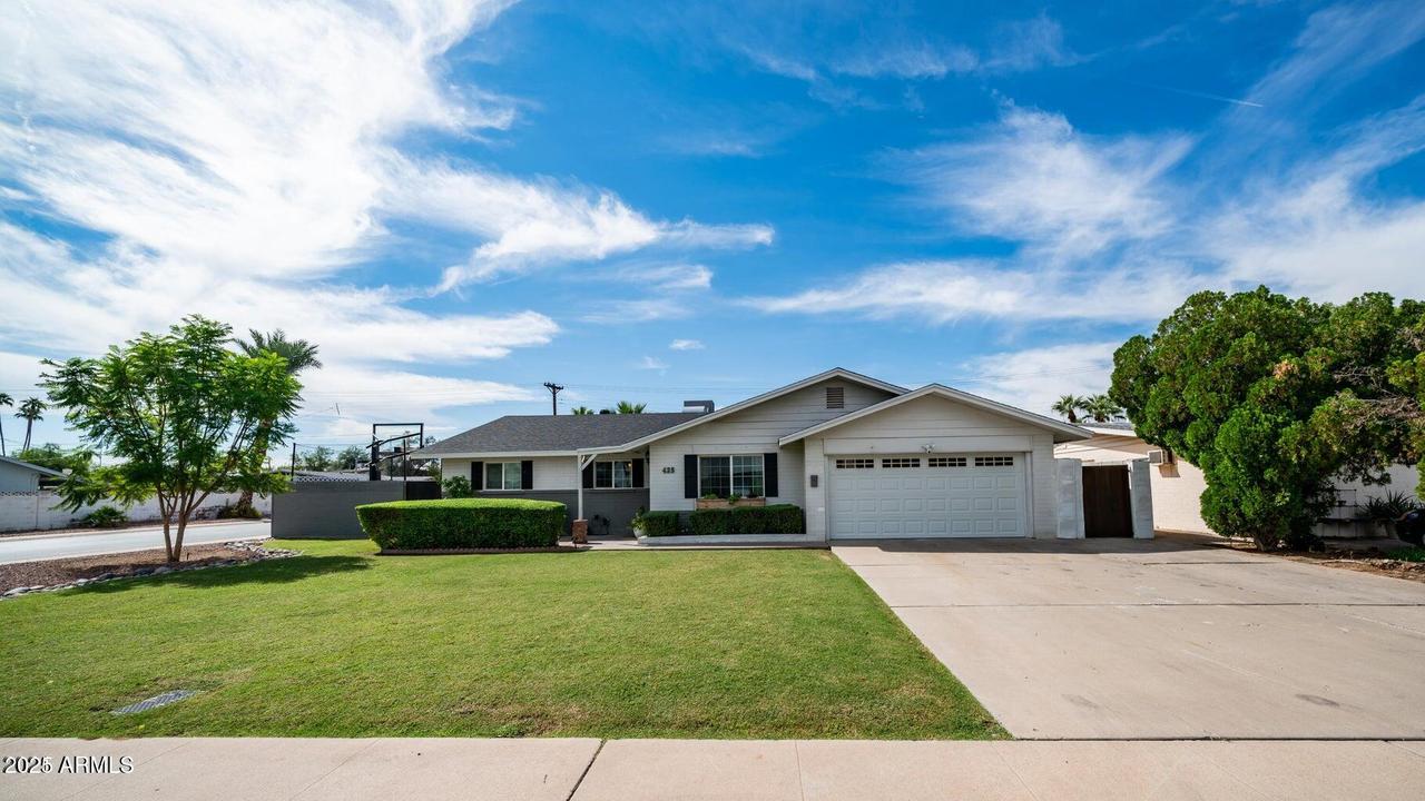 425 E Hermosa Dr., Tempe, AZ 85282