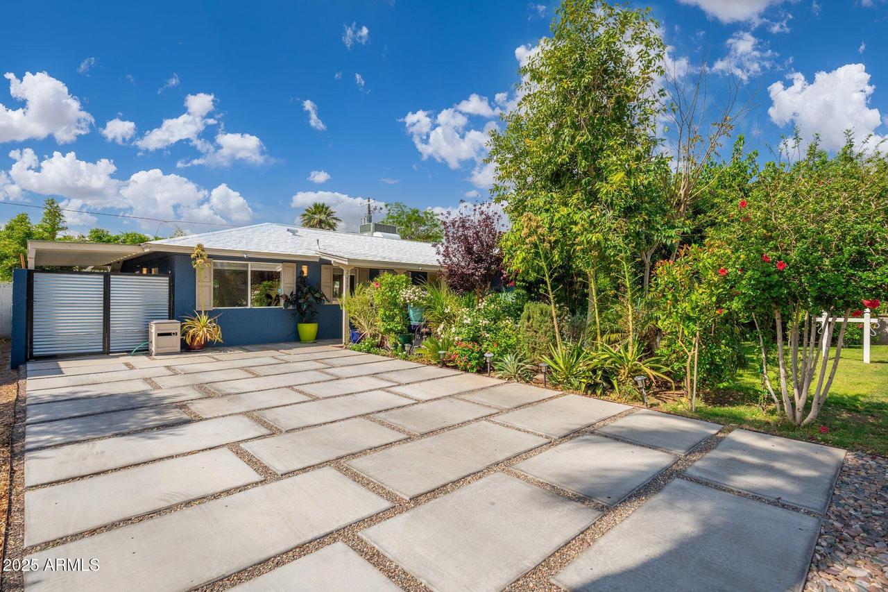 2219 W Catalina Dr., Phoenix, AZ 85015