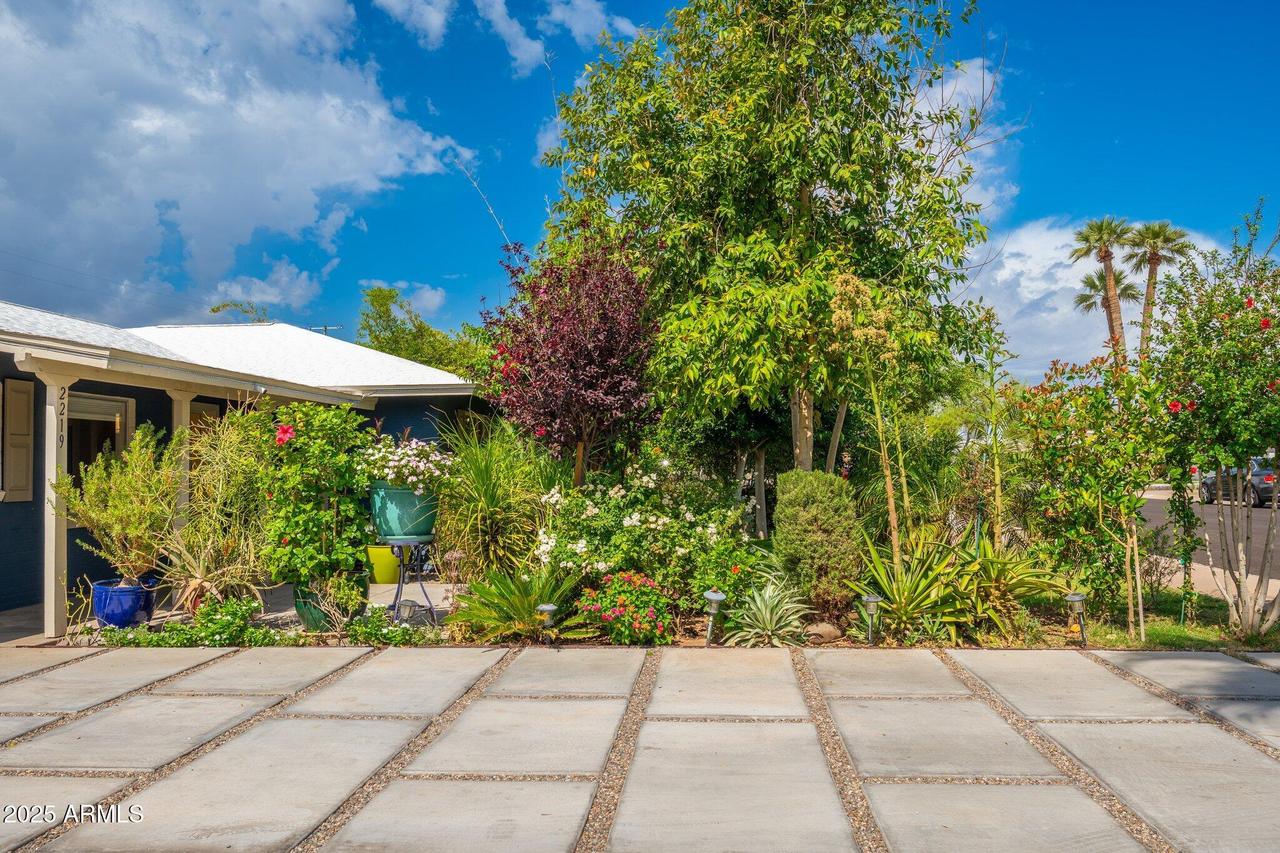 2219 W Catalina Dr., Phoenix, AZ 85015