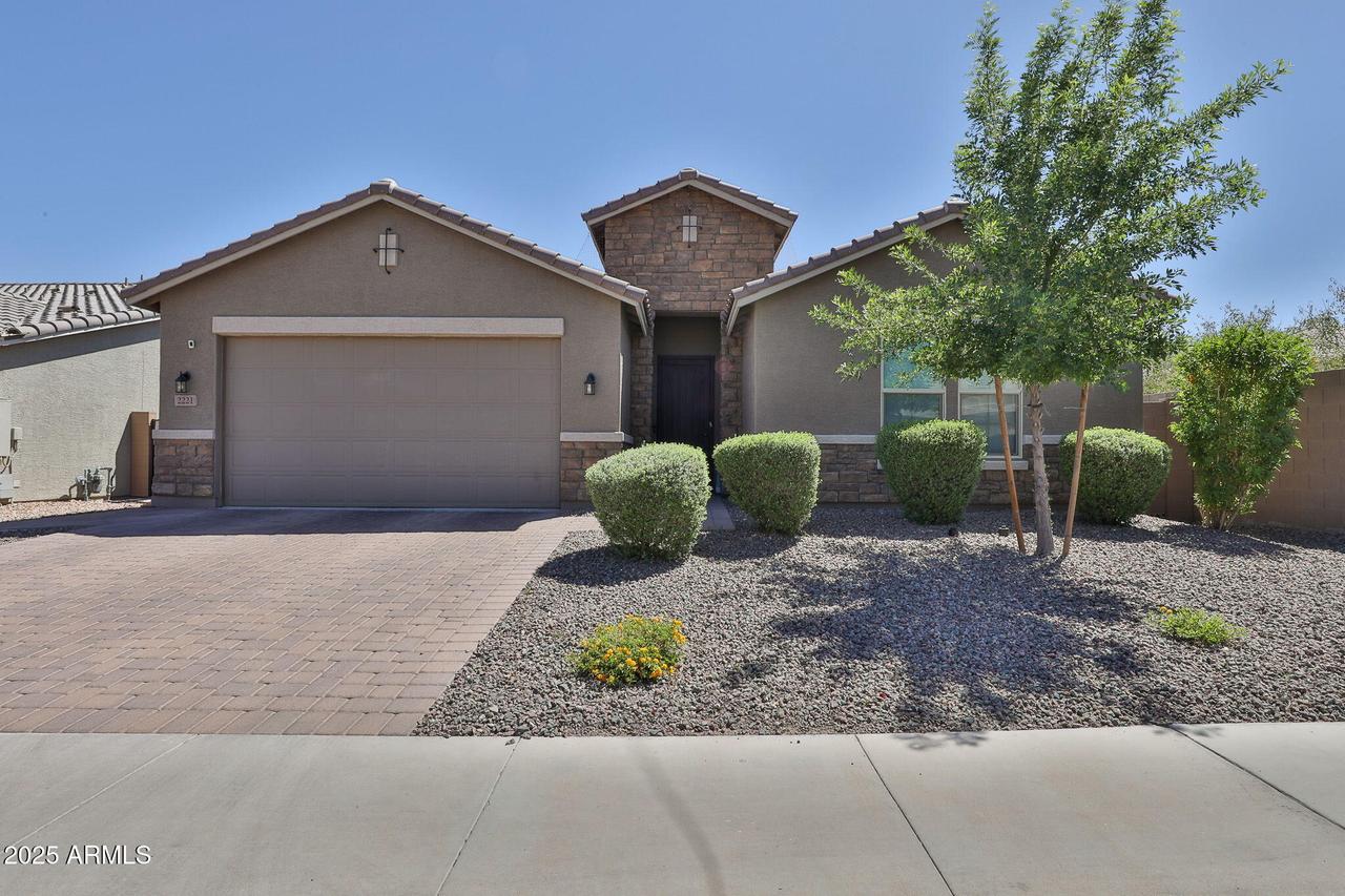 2221 W Madisen Marie Ave., Queen Creek, AZ 85144
