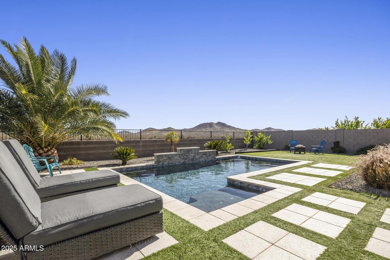 537 E Balao Dr., Phoenix, AZ 85085