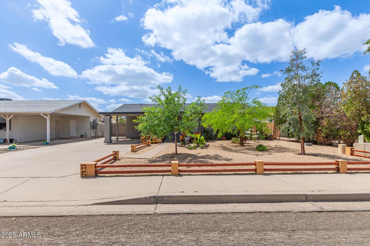 313 W Utopia Rd., Phoenix, AZ 85027