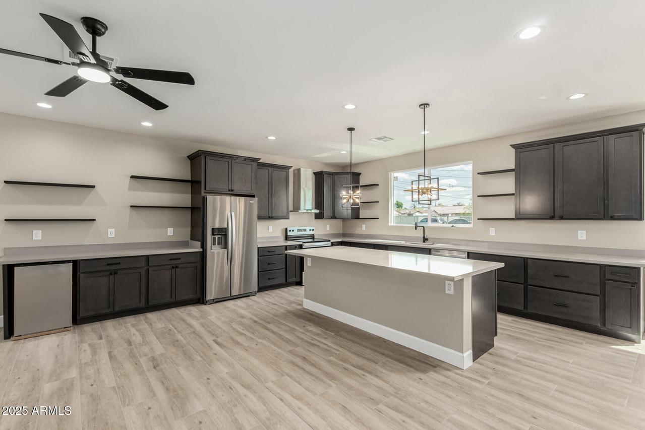 1302 W Apache St., Phoenix, AZ 85007