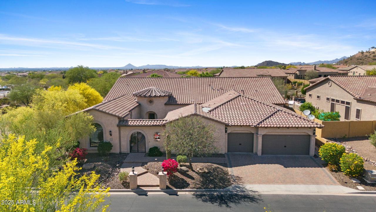 2304 N Steele Cir., Mesa, AZ 85207