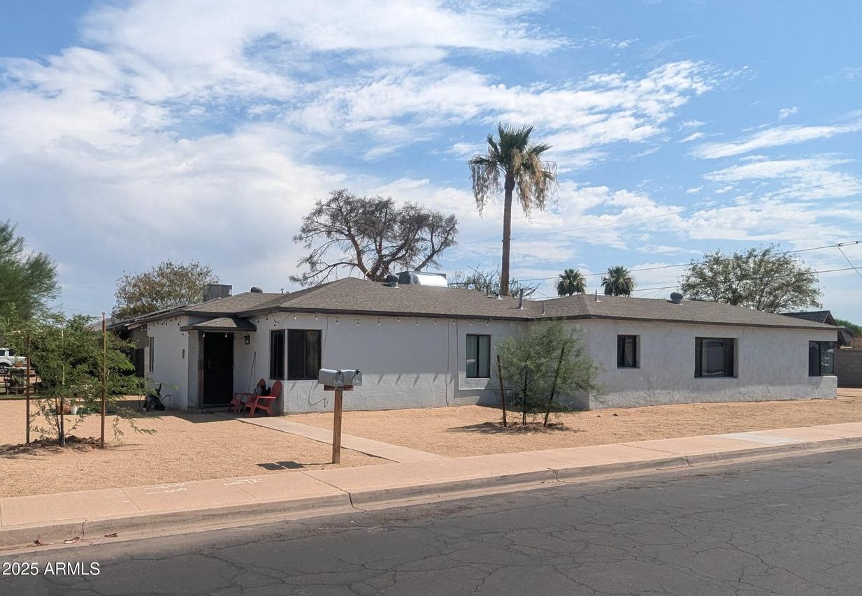 2201 N 22nd St., Phoenix, AZ 85006
