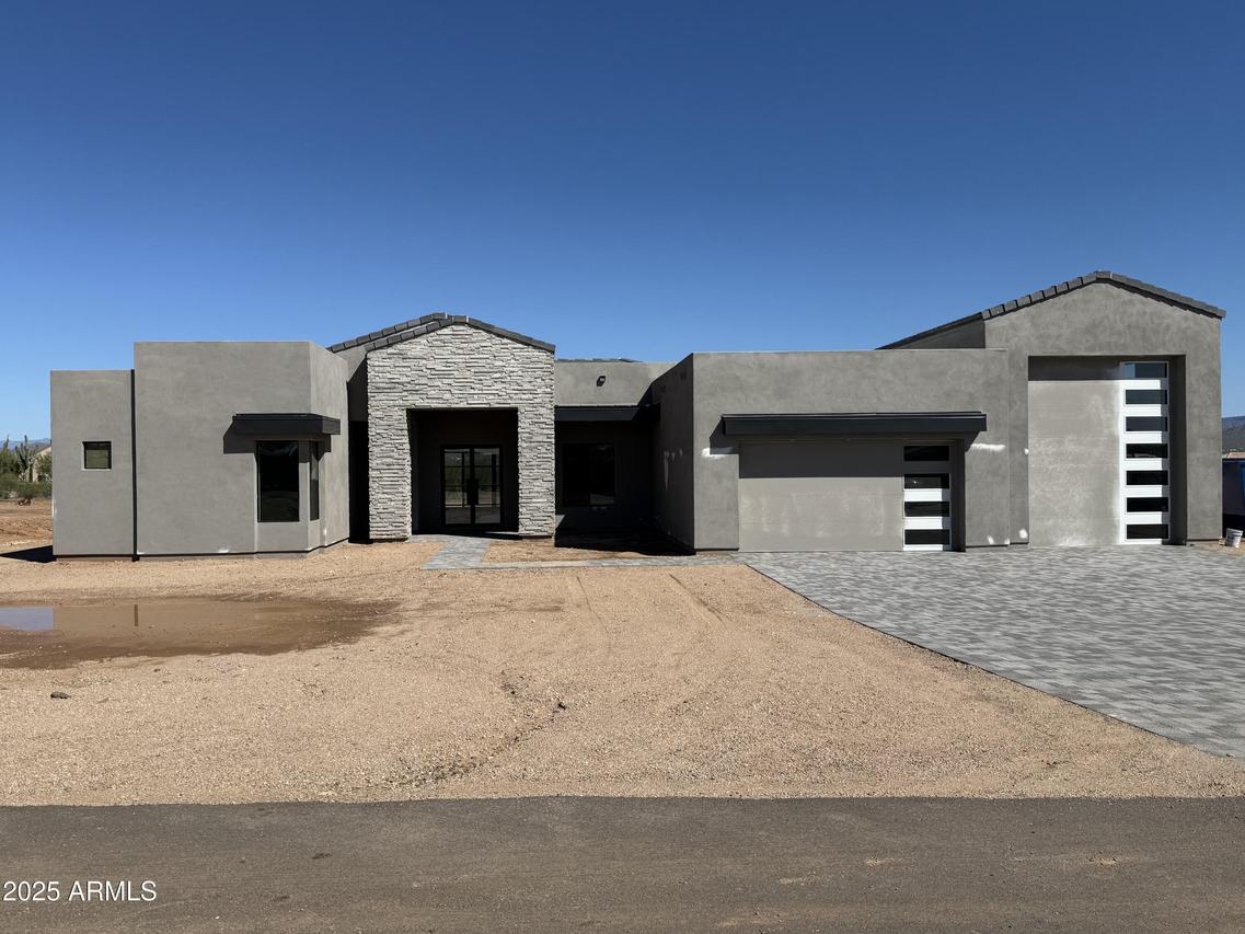 1244 E Smokehouse Tr., Phoenix, AZ 85085