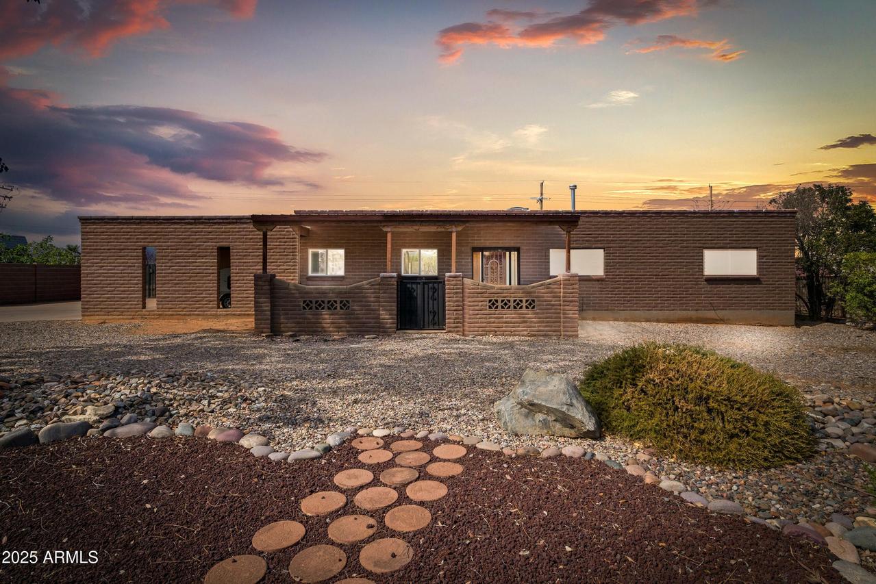 2017 Golf Links Rd., Sierra Vista, AZ 85635
